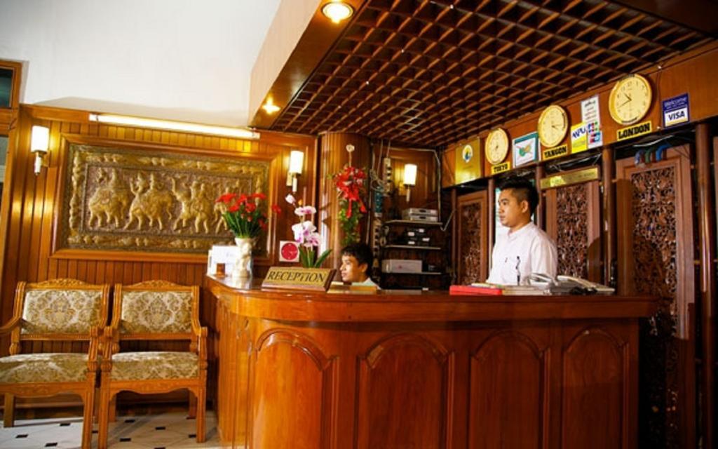 Yoma Hotel Yangon Esterno foto